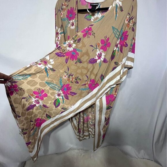 Steve Madden woman’s swimsuit coverup. Excellent condition. One size. - Picture 8 of 9